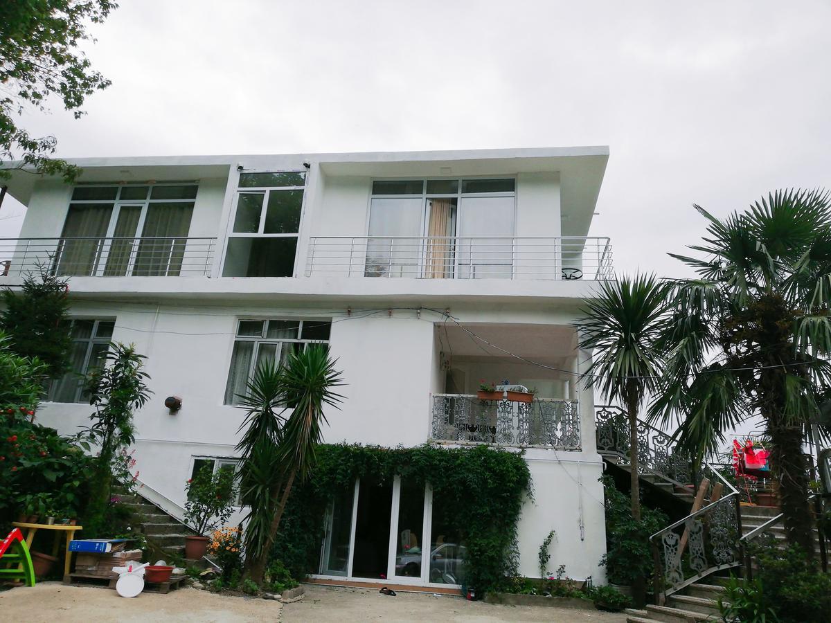 Albatross Kvariati Guest House Exterior foto