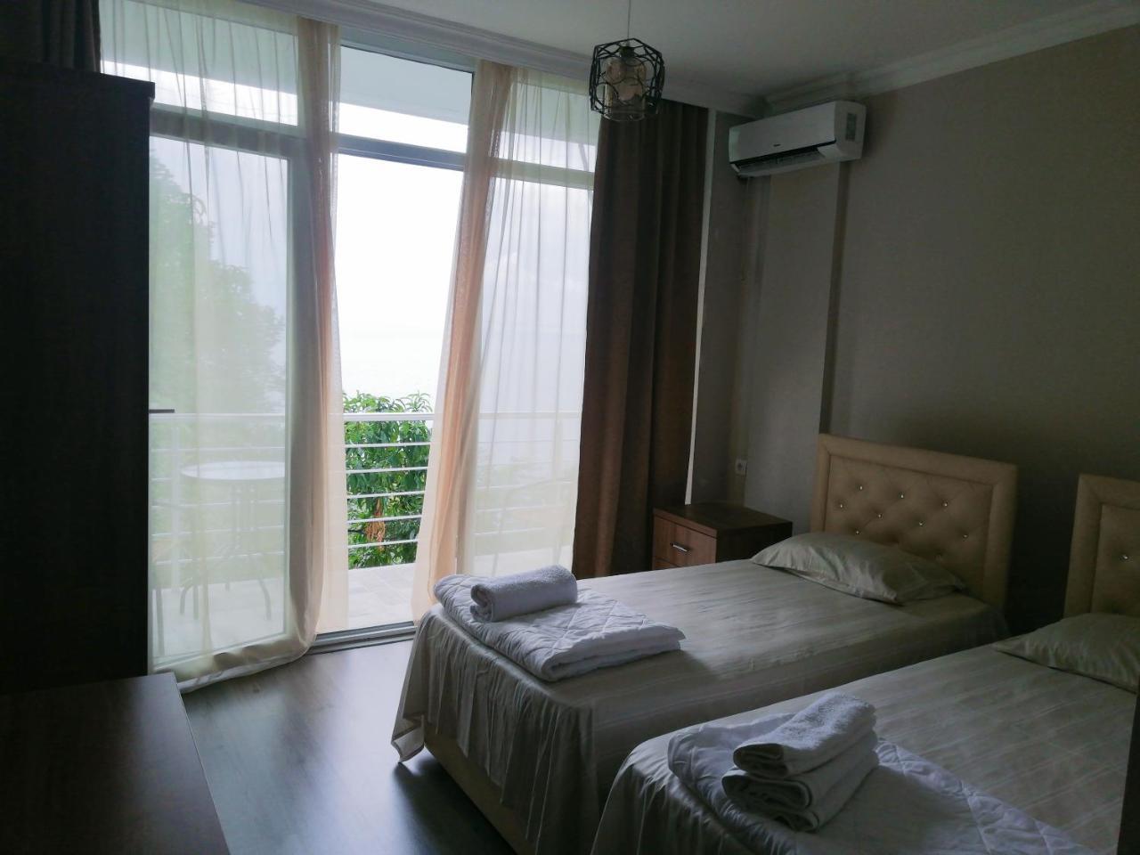 Albatross Kvariati Guest House Exterior foto
